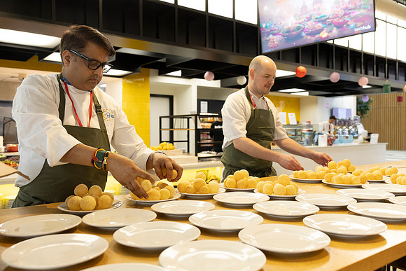 Pictured at Diwali Celebrations at Mastercard hq Dublin 16th October 2025 photographed by Paul Kelly -74
